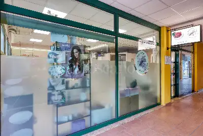 Negozio in vendita, Via Statale, Marchirolo