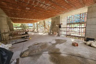 Casa in vendita, Via Rasile, Caino