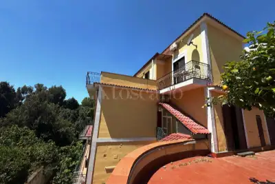 Palazzo in vendita, Via Nicola Ricciardi, Napoli