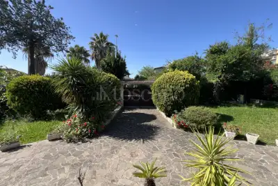 Villa in vendita, Via Turrivalignani, Roma