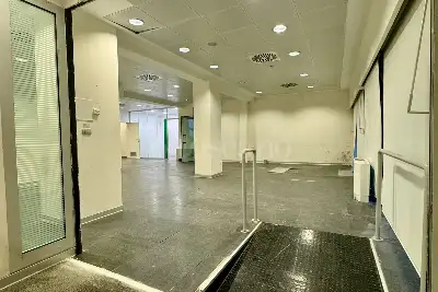 Negozio in affitto, Viale San Modestino, Mercogliano