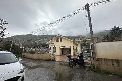 Casa Indipendente in vendita, Via Santa Maria di Gesù, Palermo