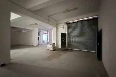 Magazzino in vendita, Via Arturo Graf, Palermo