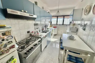 Casa in vendita, Viale dei Caduti per la Resistenza, Roma