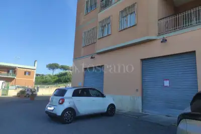 Negozio in affitto, Via di Castel di Leva, Roma