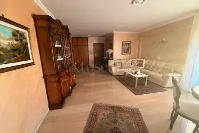 Casa in vendita, Largo Catone, Pomezia