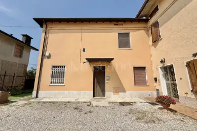 Villino a Schiera in vendita, Località Massoni, Peschiera del Garda