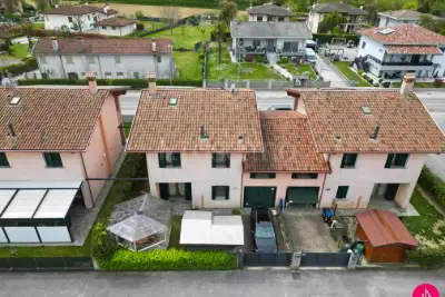 Villino a Schiera in vendita, Via della Chiesa, Prata di Pordenone