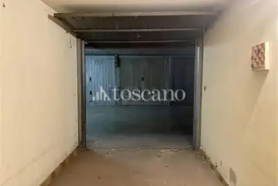 Box in vendita, Via Costantino Baroni., Milano