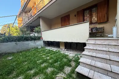 Villino a Schiera in vendita, Via del Fosso dell'Acqua Mariana, Roma