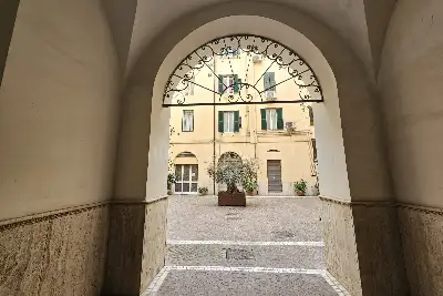 Casa in vendita, Via di San Giovanni in Laterano, Roma