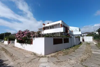 Villino a Schiera in affitto, Via dei Lillà, Anzio