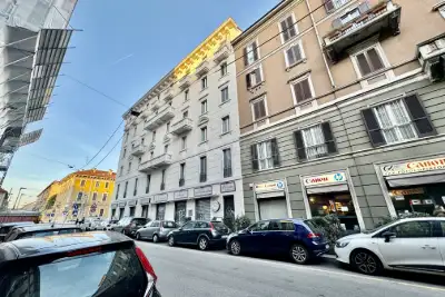Box in affitto, Via Francesco Guicciardini, Milano