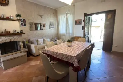 Villino a Schiera in vendita, Viale Paride, Ardea