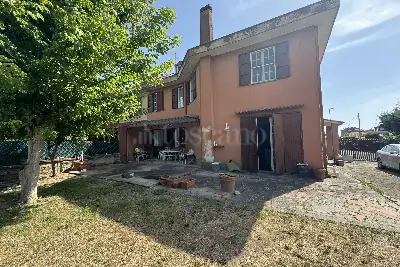 Villa in vendita, Via Ermanno Wolf Ferrari, Roma