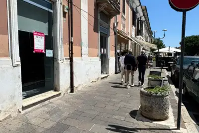Negozio in affitto, Via Camillo Corradini, Avezzano
