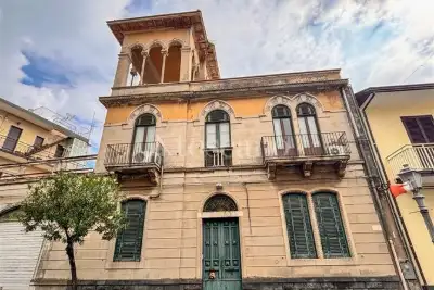 Casa Indipendente in vendita, Via Roma, Zafferana Etnea