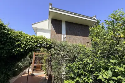 Villino a Schiera in vendita, Via Mar della Cina, Roma