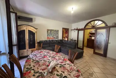 Casa in vendita, Via San Pietro, Buscate
