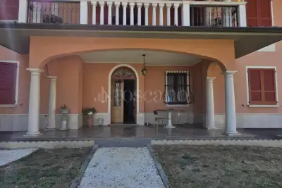 Villa in vendita, Via F. Petrarca, Sarezzo