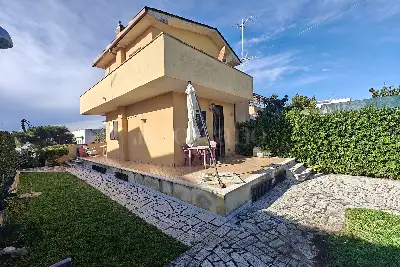 Casa Indipendente in vendita, Via delle Giunchiglie, Ardea