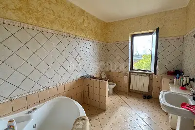 Villa in vendita, Via Le Ferriere, Latina