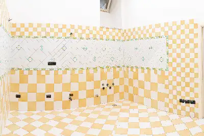 Casa in vendita, Via Maddaloni, Napoli