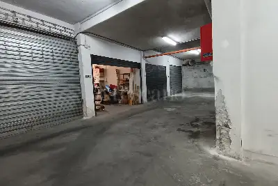 Box in vendita, Viale Croce Rossa, Palermo