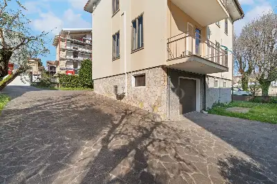 Villa in vendita, Via Scuole, Desenzano del Garda