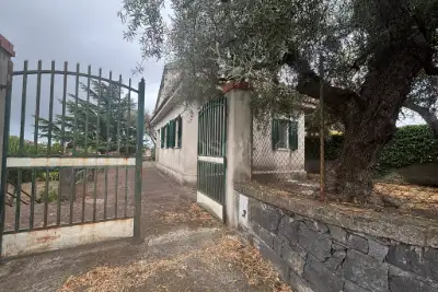 Casa Indipendente in vendita, Via Alcide De Gasperi, Pedara