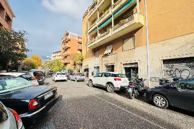 Negozio in vendita, Via Apuania, Roma