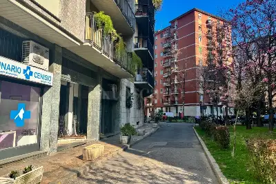 Negozio in vendita, Via Cenisio, Milano