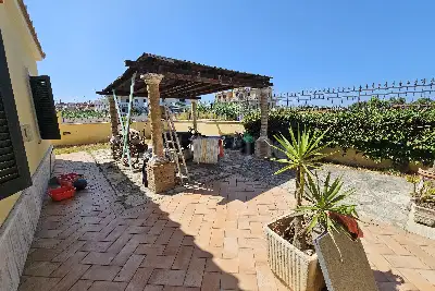 Villa in vendita, Via Rumenia , Pomezia