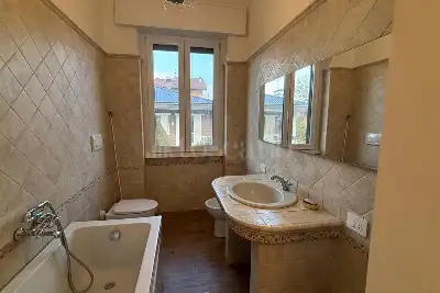 Villa in vendita, Via G. B. Busnelli, Saronno