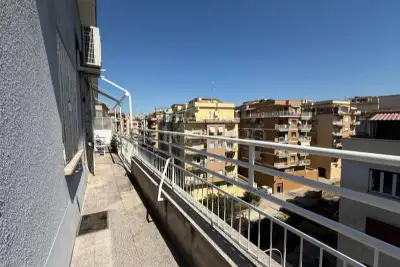 Attico in vendita, Via Edoardo Jenner, Roma