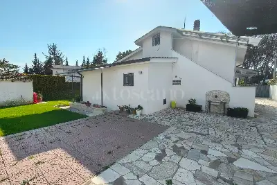 Villa in vendita, Via Torcegno, Roma