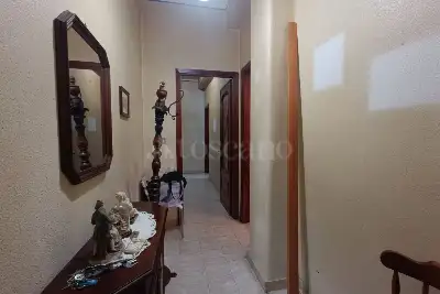 Casa in vendita, San Giovanni La Punta, Via Buscemi, salone doppio, cucina abitabile, tre camere, servizio, lavanderia., San Giovanni la Punta