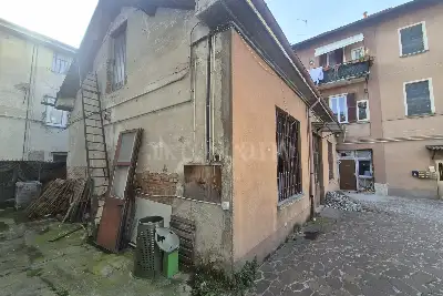 Magazzino in vendita, Via Cesare Cantù, Cantù