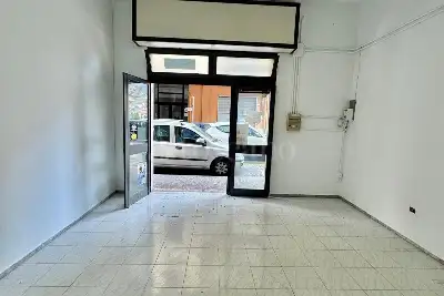 Negozio in affitto, Piazza Leopoldo Cassese, Atripalda, Atripalda