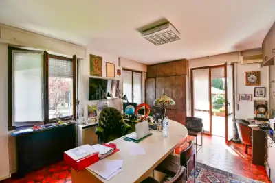 Casa in vendita, Piazza IV Novembre, Capiago Intimiano