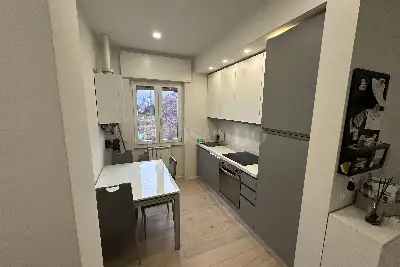 Casa in vendita, via Vittorio Locchi, Brescia