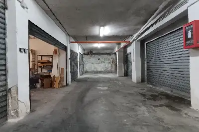 Box in vendita, Viale Croce Rossa, Palermo