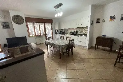 Casa in vendita, Via Pietro Nenni, Pomezia