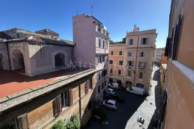 Casa in vendita, Via della Luce, Roma