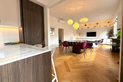 Casa in vendita, Via Galliera, Bologna