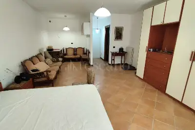 Villino a Schiera in vendita, Via Fanano, Roma