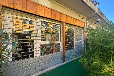 Negozio in vendita, Via Torcegno, Roma