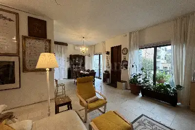 Casa in vendita, Via Angelo Bisi, Milano