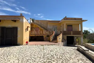 Villa in vendita, Via per Floridia, Siracusa