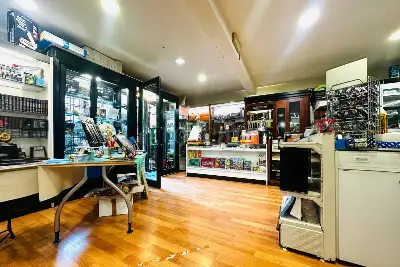 Negozio in vendita, Via dei Savorelli, Roma